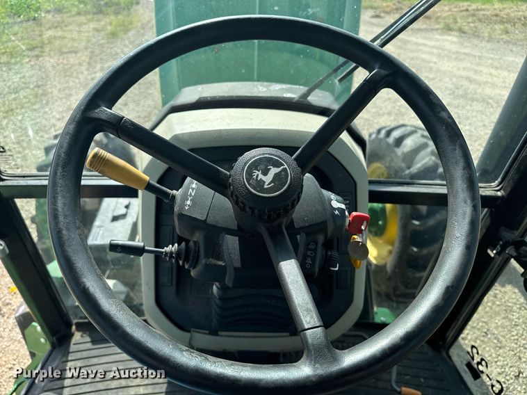 image for item DU7846 2019 John Deere 5100E MFWD tractor