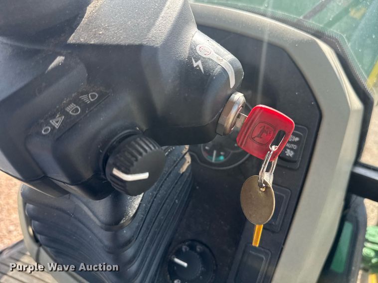 image for item DU7846 2019 John Deere 5100E MFWD tractor