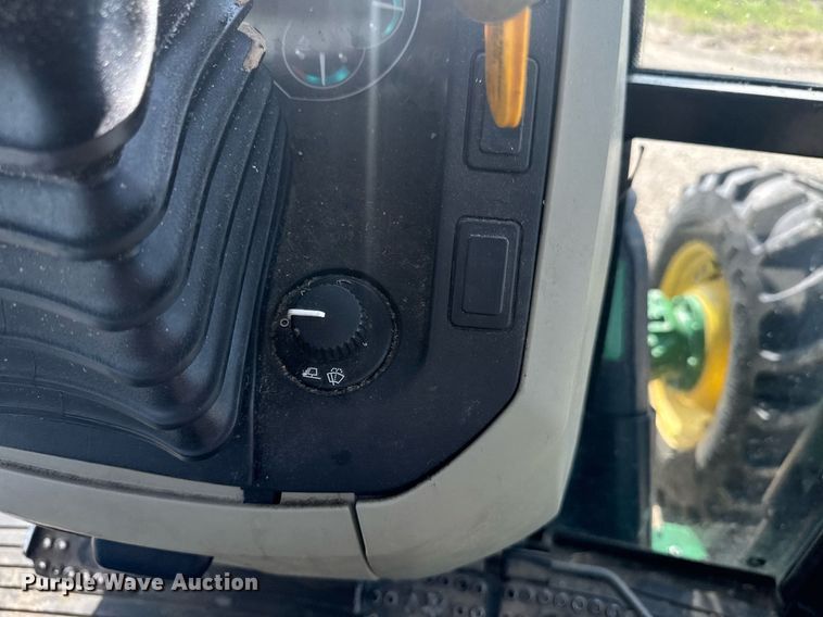 image for item DU7846 2019 John Deere 5100E MFWD tractor