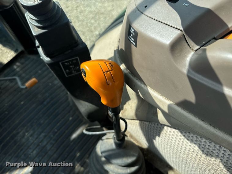 image for item DU7846 2019 John Deere 5100E MFWD tractor