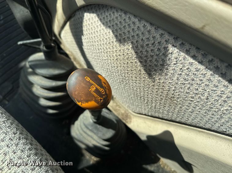 image for item DU7846 2019 John Deere 5100E MFWD tractor