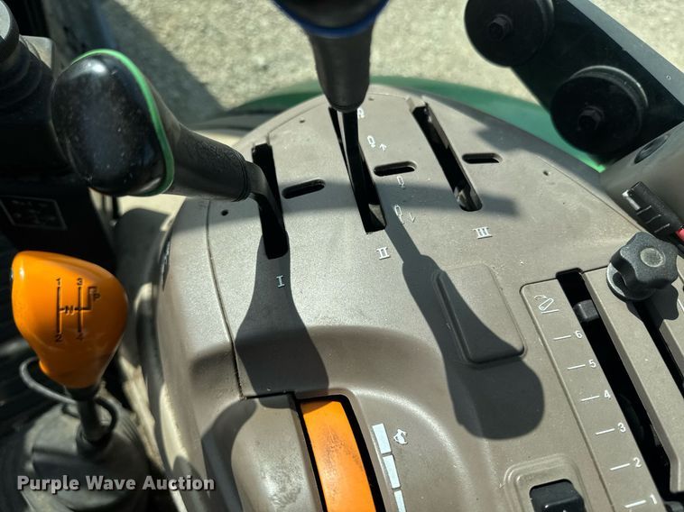 image for item DU7846 2019 John Deere 5100E MFWD tractor