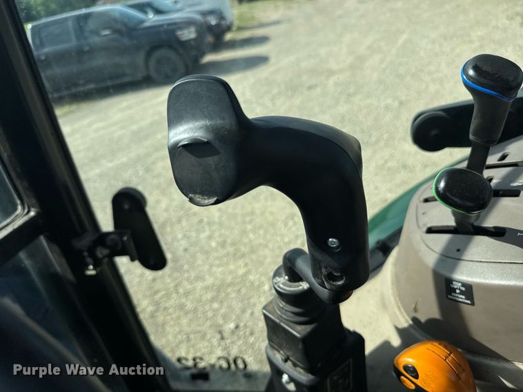 image for item DU7846 2019 John Deere 5100E MFWD tractor