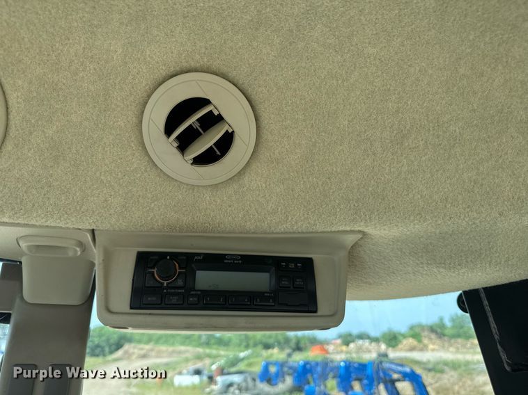 image for item DU7846 2019 John Deere 5100E MFWD tractor