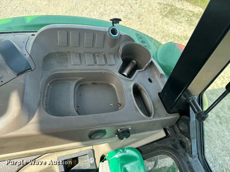 image for item DU7846 2019 John Deere 5100E MFWD tractor