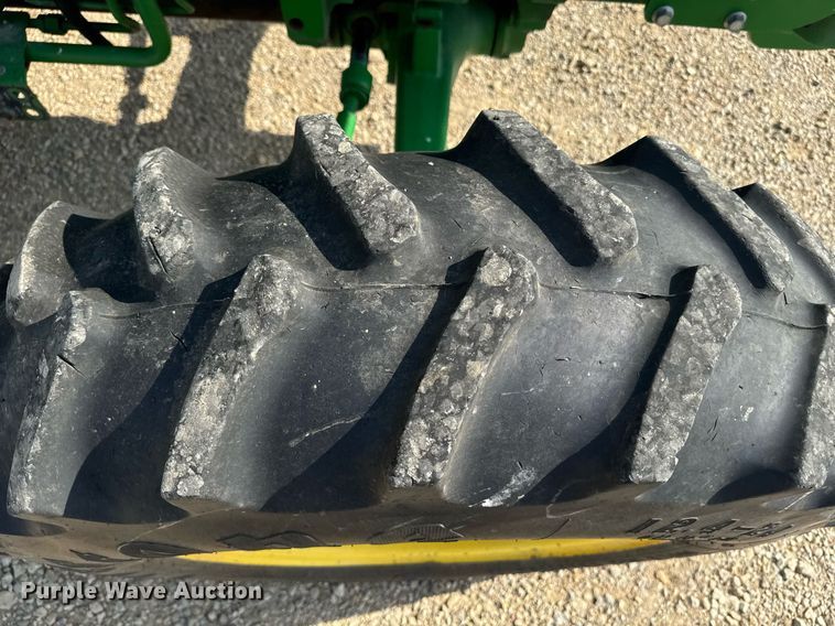 image for item DU7846 2019 John Deere 5100E MFWD tractor