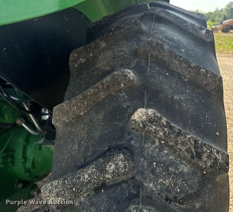 image for item DU7846 2019 John Deere 5100E MFWD tractor