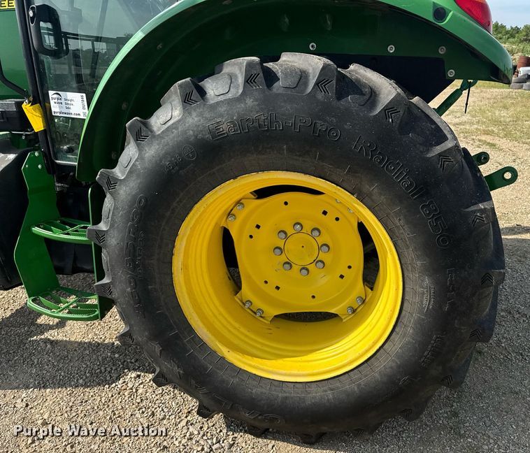 image for item DU7846 2019 John Deere 5100E MFWD tractor