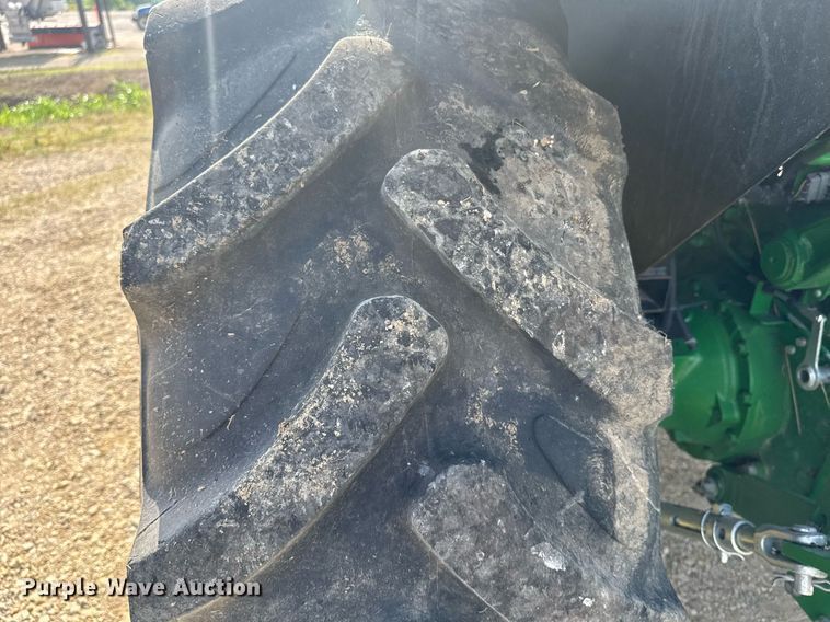 image for item DU7846 2019 John Deere 5100E MFWD tractor