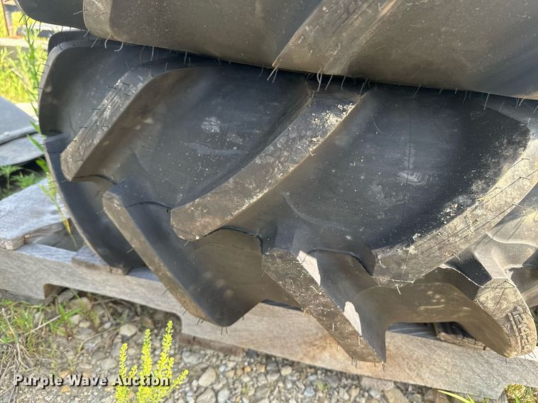 image for item DU7846 2019 John Deere 5100E MFWD tractor