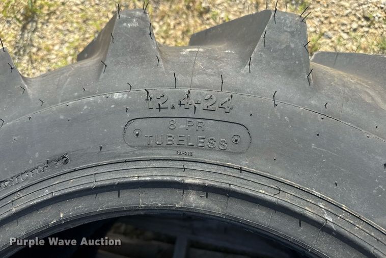 image for item DU7846 2019 John Deere 5100E MFWD tractor