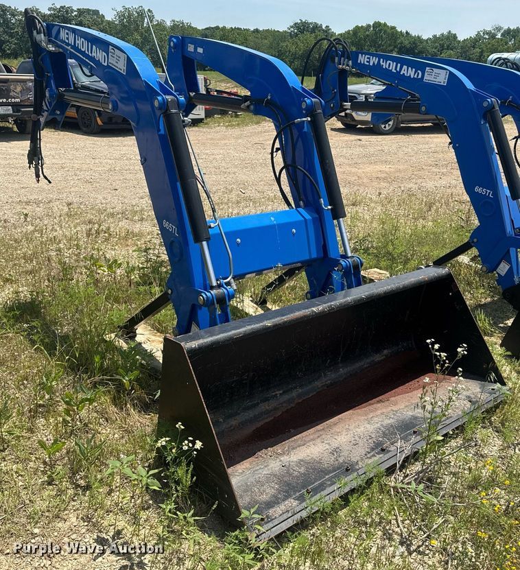 image for item DU7847 New holland 665Tl loader