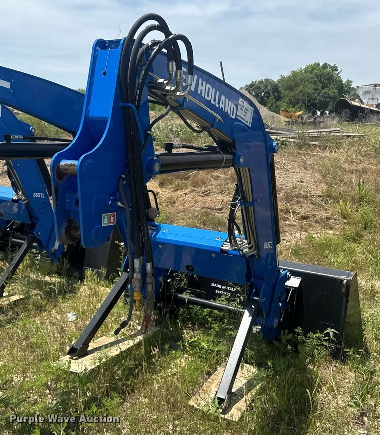 image for item DU7847 New holland 665Tl loader