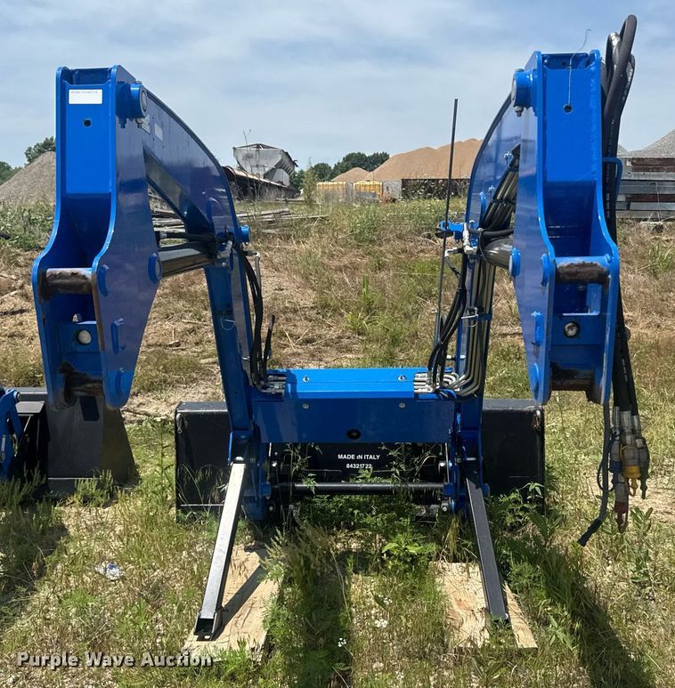 image for item DU7847 New holland 665Tl loader