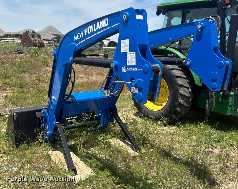 image for item DU7847 New holland 665Tl loader
