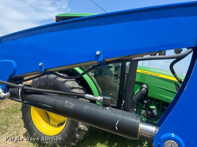 image for item DU7847 New holland 665Tl loader