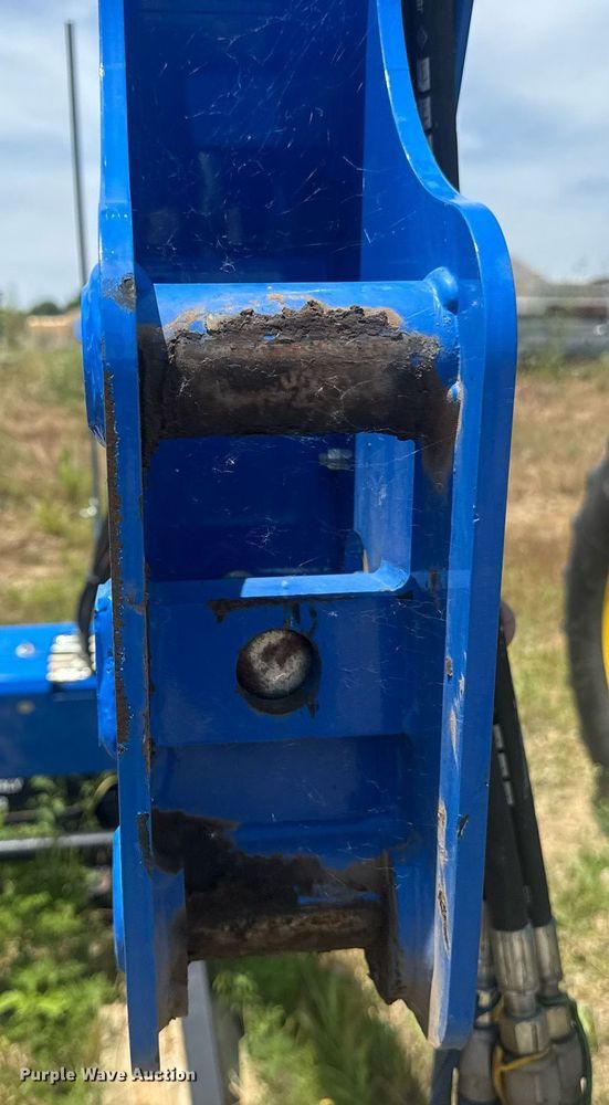 image for item DU7847 New holland 665Tl loader