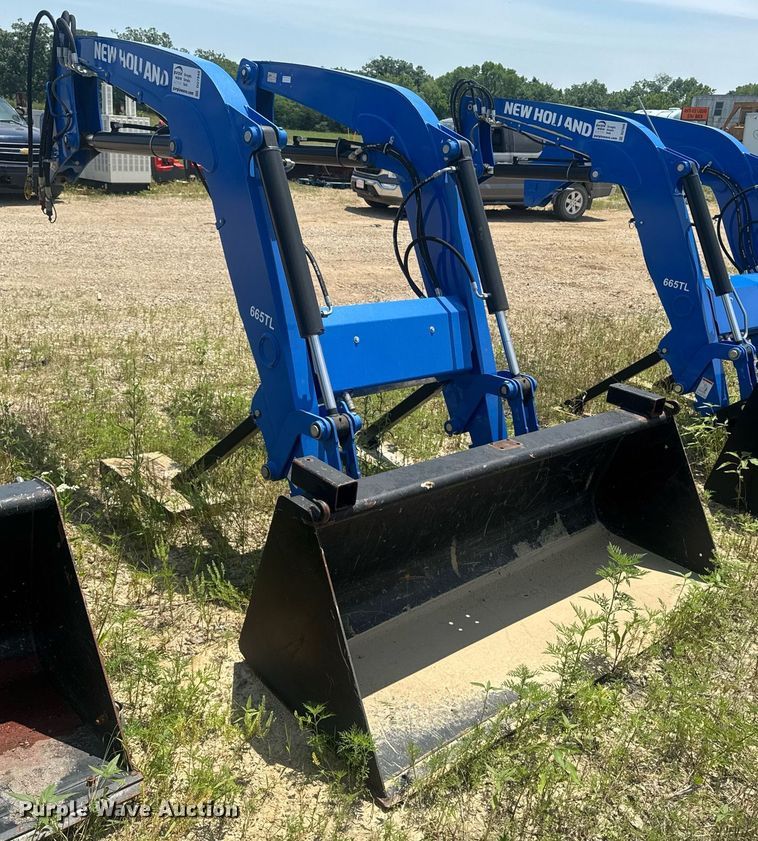 image for item DU7848 New holland 665TL loader