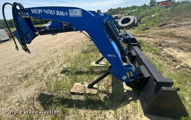 image for item DU7848 New holland 665TL loader