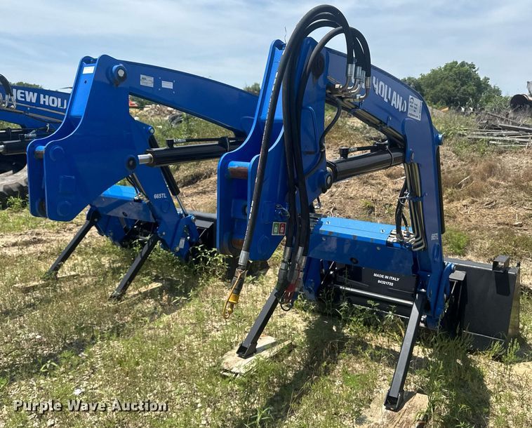 image for item DU7848 New holland 665TL loader