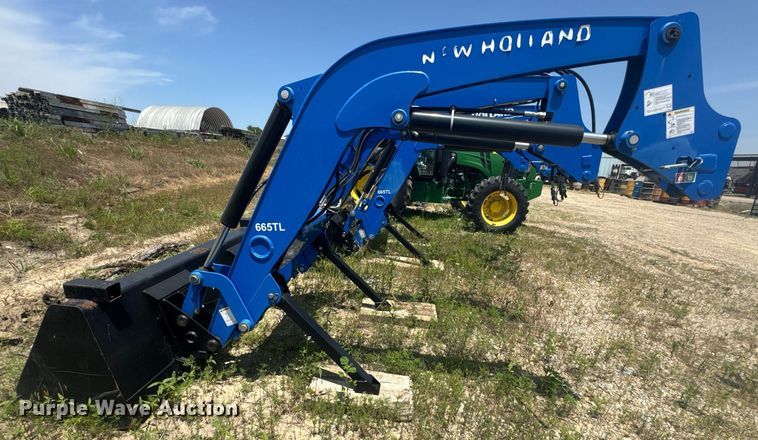 image for item DU7848 New holland 665TL loader