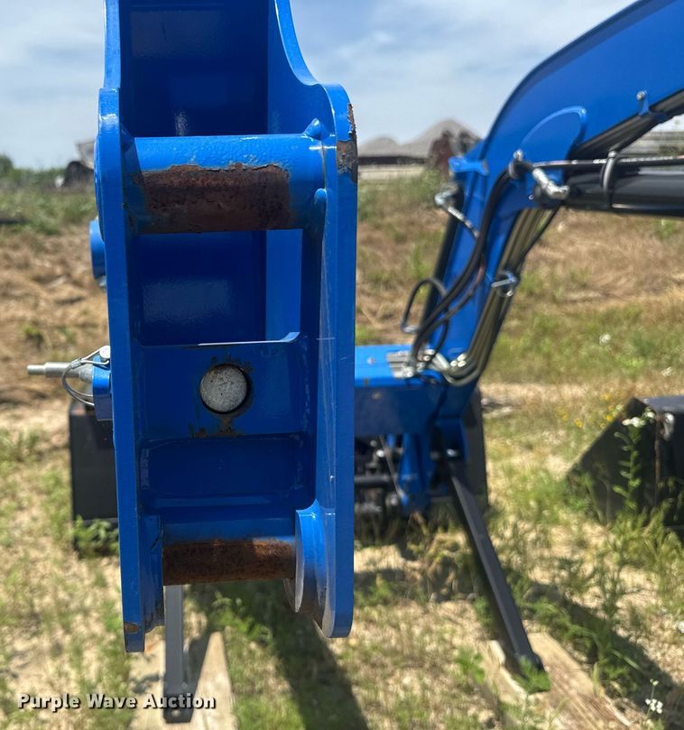 image for item DU7848 New holland 665TL loader