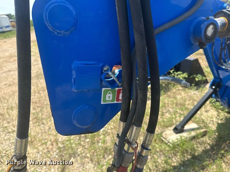 image for item DU7848 New holland 665TL loader