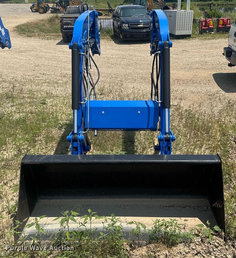 image for item DU7849 New holland 665TL loader