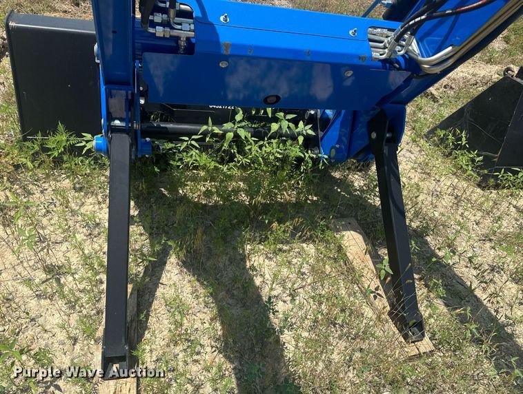 image for item DU7849 New holland 665TL loader