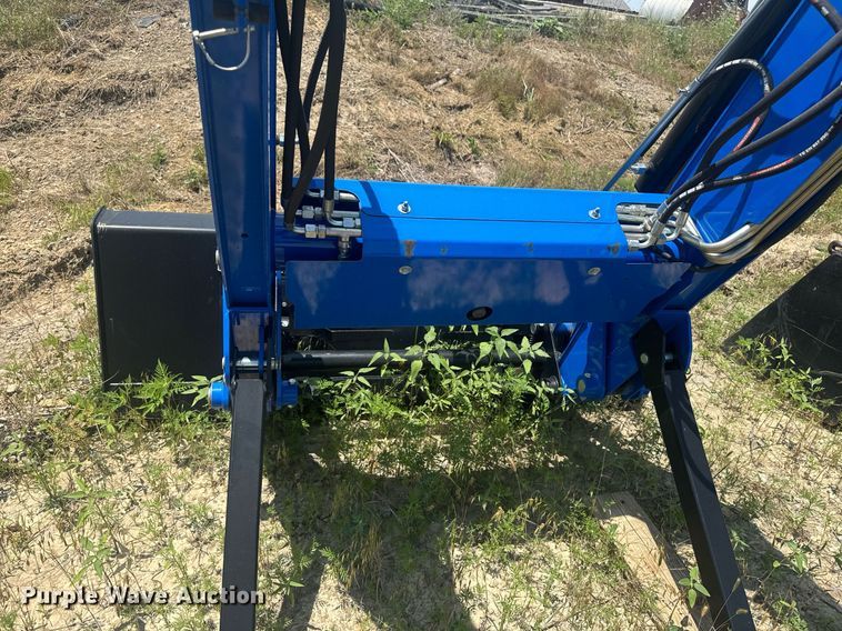 image for item DU7849 New holland 665TL loader