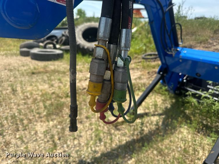 image for item DU7849 New holland 665TL loader