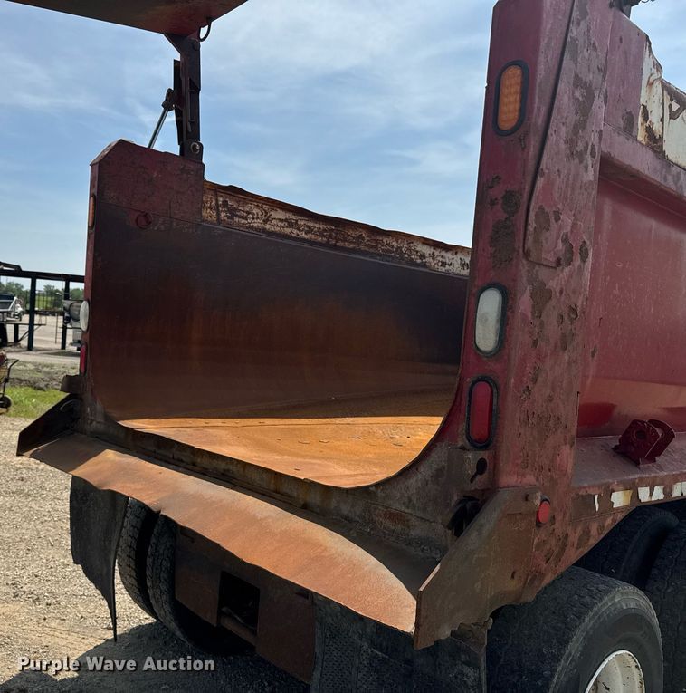 image for item DU7851 2008 International 7500 dump truck