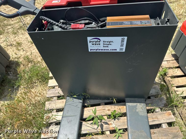 image for item DU7855 (2) Ballymore Bally Pal 40L pallet jacks