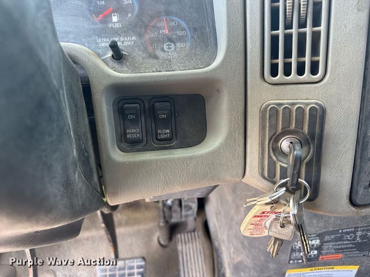 image for item DU7863 2008 International 7500 dump truck