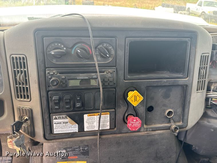 image for item DU7863 2008 International 7500 dump truck