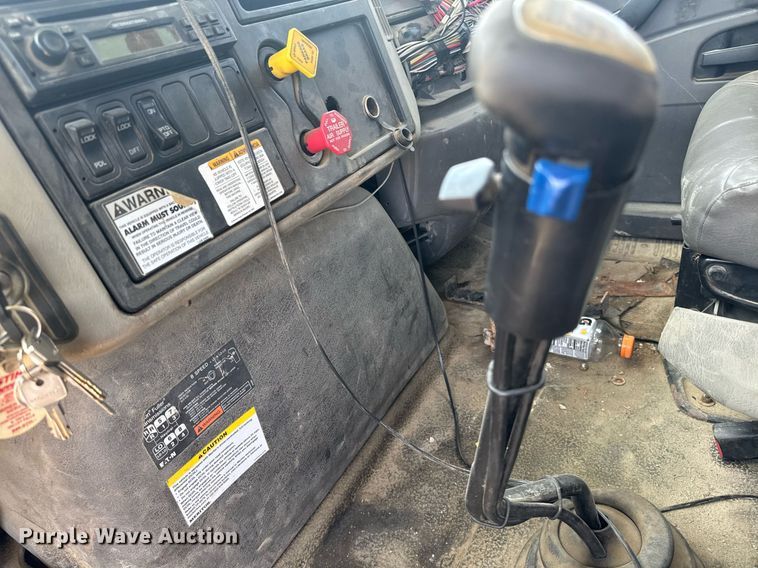 image for item DU7863 2008 International 7500 dump truck