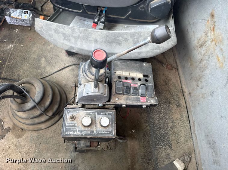 image for item DU7863 2008 International 7500 dump truck