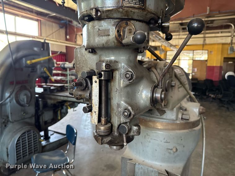 image for item DU9871 Bridgeport 143822 milling machine