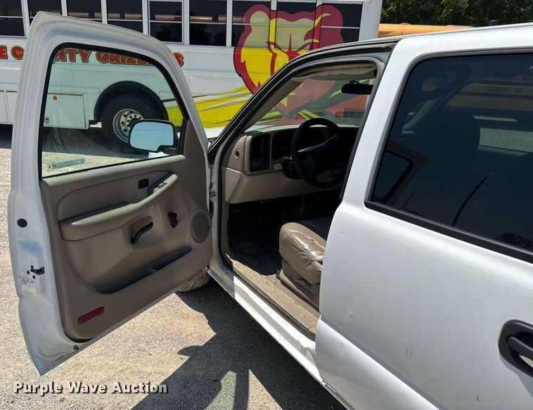 image for item DU9872 2001 Chevrolet Suburban 1500 SUV