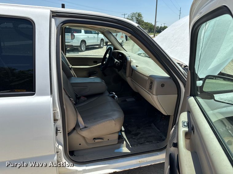 image for item DU9872 2001 Chevrolet Suburban 1500 SUV