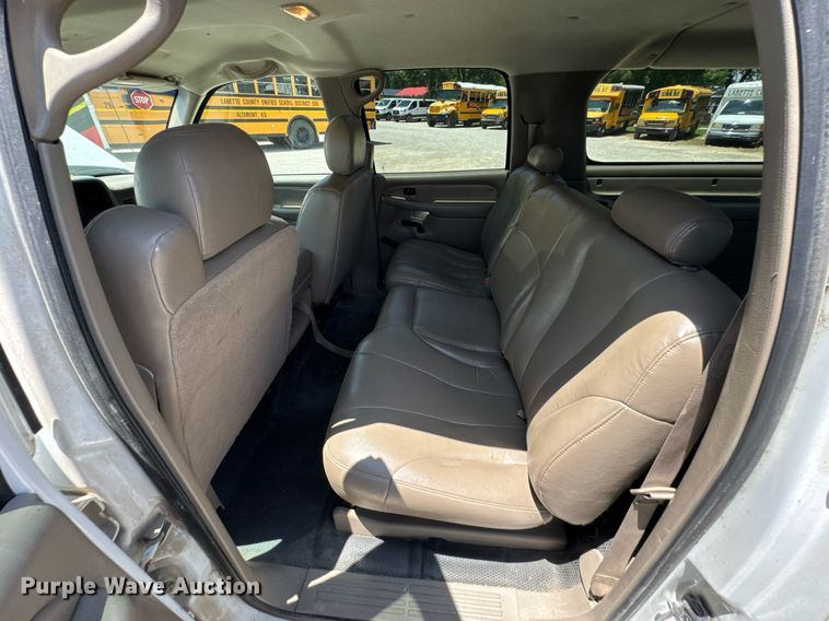 image for item DU9872 2001 Chevrolet Suburban 1500 SUV