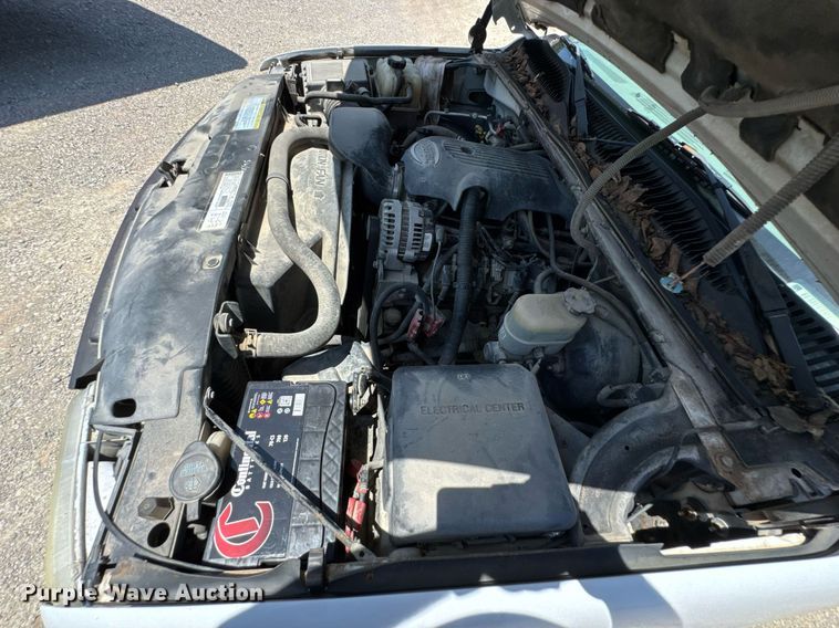 image for item DU9872 2001 Chevrolet Suburban 1500 SUV