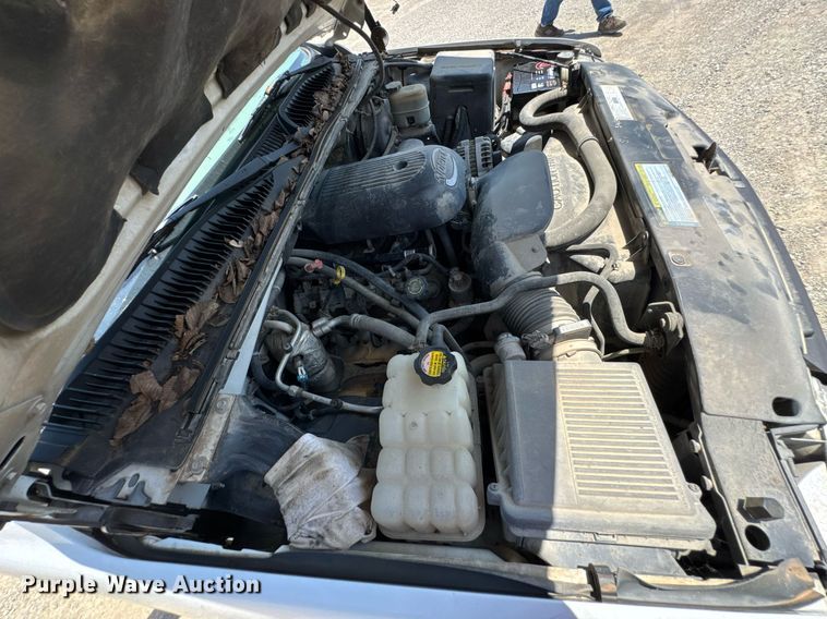 image for item DU9872 2001 Chevrolet Suburban 1500 SUV