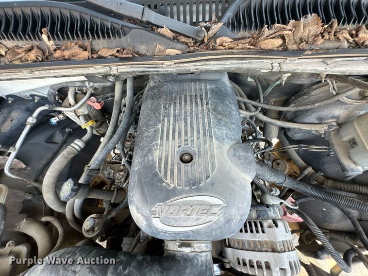 image for item DU9872 2001 Chevrolet Suburban 1500 SUV