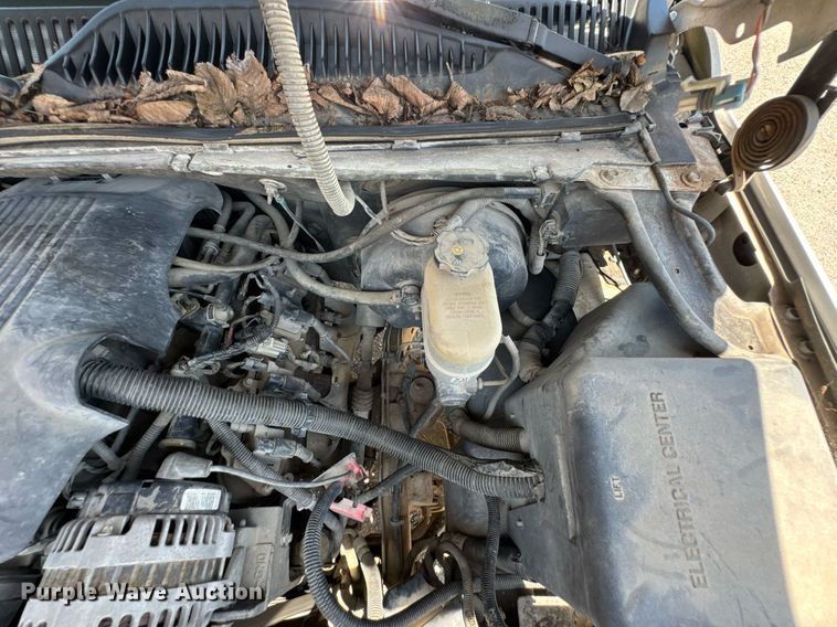 image for item DU9872 2001 Chevrolet Suburban 1500 SUV