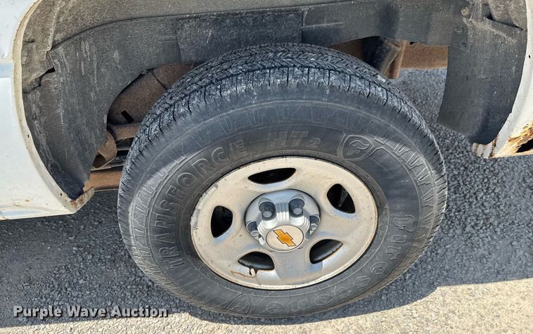 image for item DU9872 2001 Chevrolet Suburban 1500 SUV