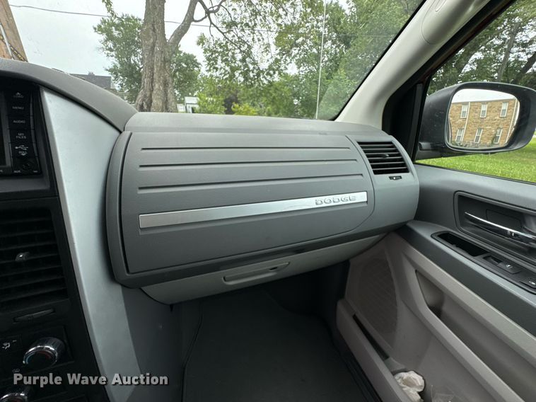 image for item DU9881 2010 Dodge Grand Caravan SE van