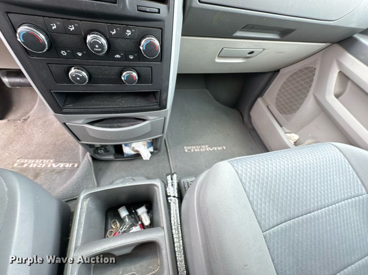 image for item DU9881 2010 Dodge Grand Caravan SE van