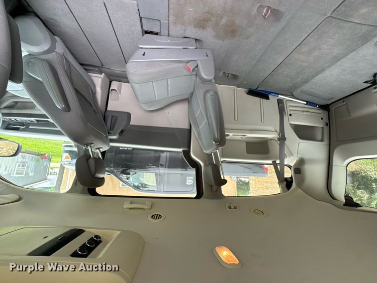 image for item DU9881 2010 Dodge Grand Caravan SE van