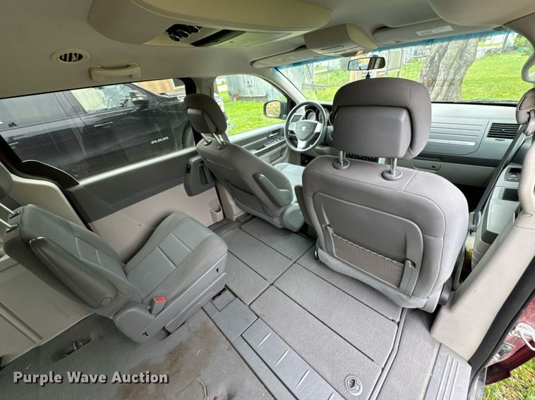 image for item DU9881 2010 Dodge Grand Caravan SE van